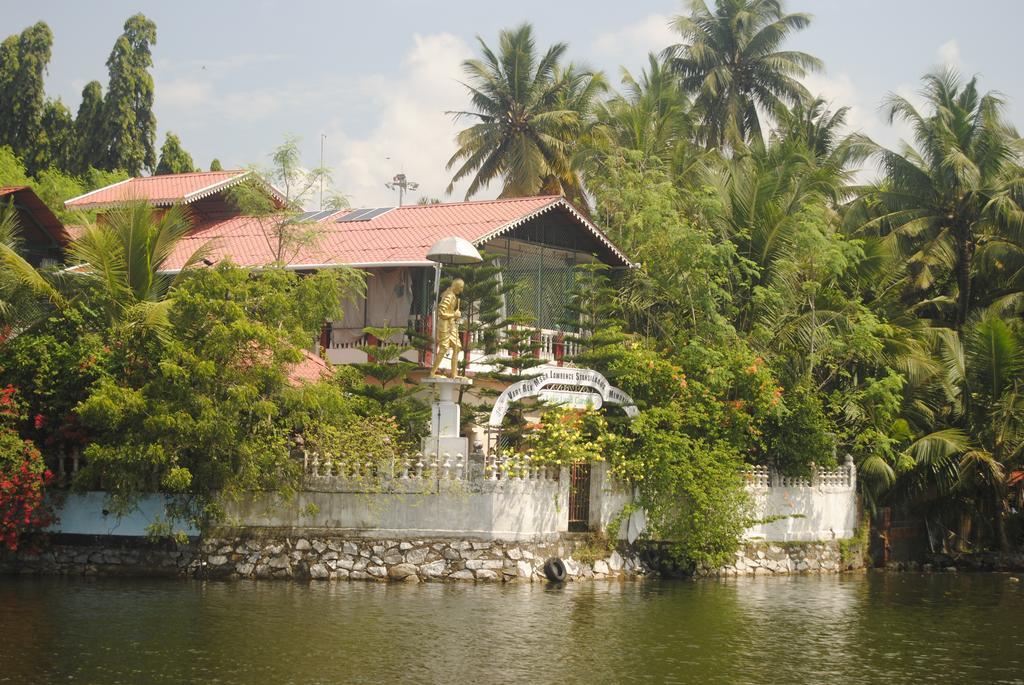Hill Top Ayurvedic Beach Resort Варкала Экстерьер фото